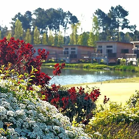 Hotel écolodges Du Golf Du Sauternais Saint-Loubert